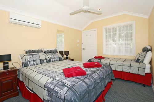 Hostal Jacaranda Guest House