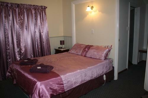 Hostal Jacaranda Guest House