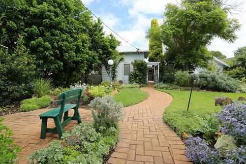 Hostal Jacaranda Guest House