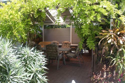 Hostal Jacaranda Guest House