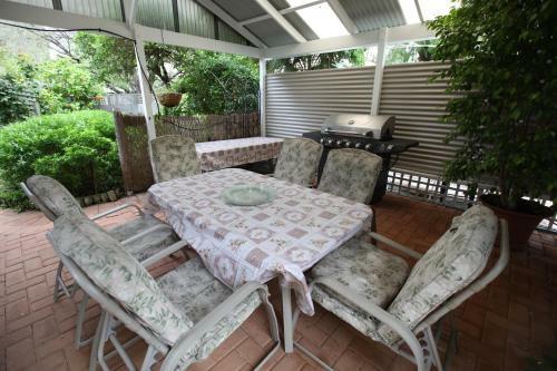 Hostal Jacaranda Guest House