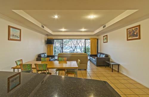 Hotel Coral Cove Resort