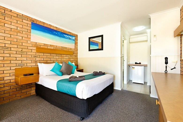 Statesman Motor Inn