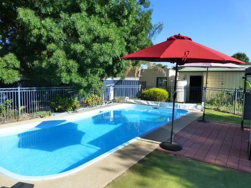 Golfers Retreat Motel