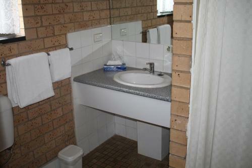 Lone Pine Motel