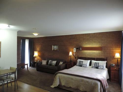 Greenacres Motel