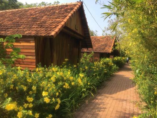 Lodge Troh B?'s P? Lang Homestay