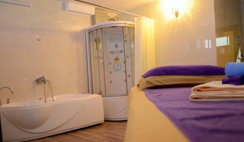 Hotel Kh�ch S?n Tu?n V?