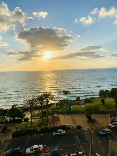 Nitsa Sea View Luxurious Apartment
