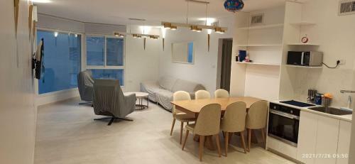 Nitsa Sea View Luxurious Apartment