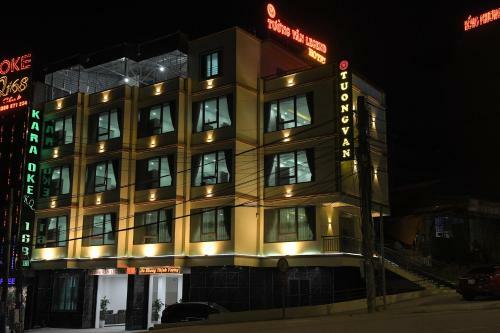 T??ng V�n Legend Hotel
