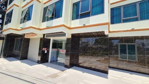T??ng V�n Legend Hotel