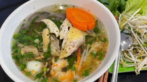 Sampan House
