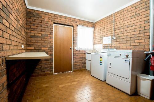 Sportslander Motor Inn