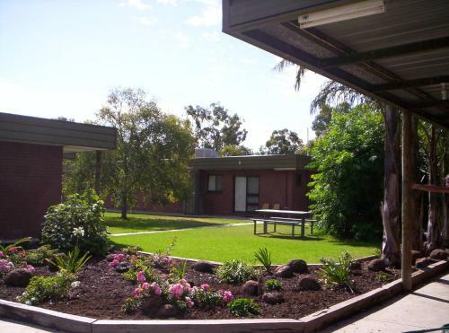 River Village Motel & Holiday Units