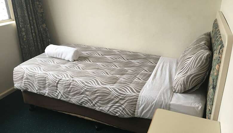 Crest Motor Inn