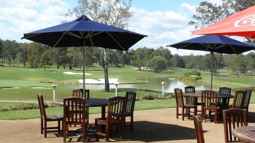 Hotel Riverside Oaks Golf Resort