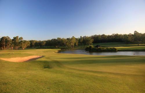 Hotel Riverside Oaks Golf Resort