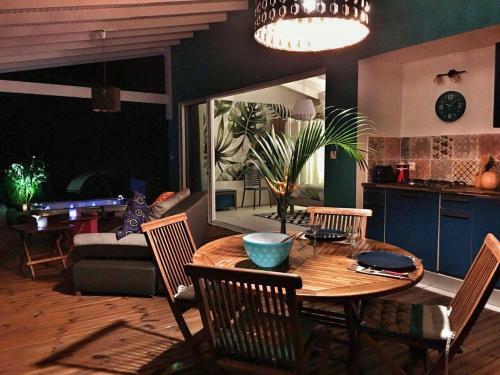 Lodge Du C�t� De Chez Swann