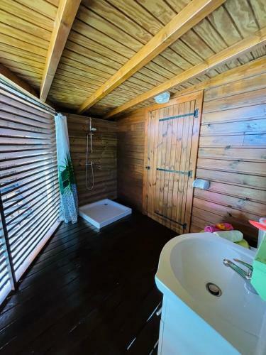 Les Lodges Des Hauts de Deshaies Bungalow Tobago