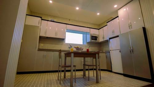 Nukhbat Almakan Apartment Hotel