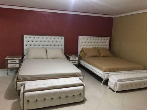 Hostal La Casa Guest House And Bar