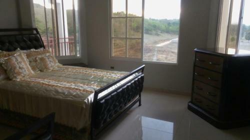 Hostal La Casa Guest House And Bar