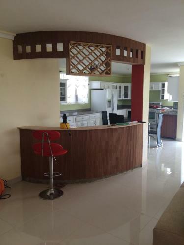 Hostal La Casa Guest House And Bar