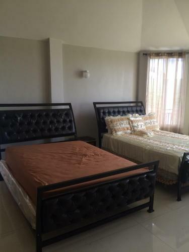 Hostal La Casa Guest House And Bar