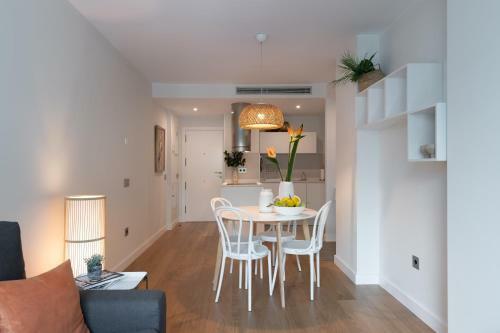 Suite Lux Apartment. 80m From Beach. Freeparking.
