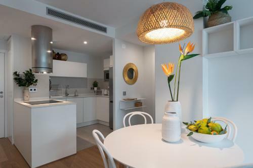 Suite Lux Apartment. 80m From Beach. Freeparking.