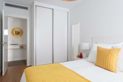 Suite Lux Apartment. 80m From Beach. Freeparking.
