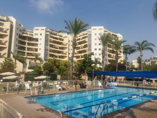 Quiet & Comfortable Apartment In Raanana