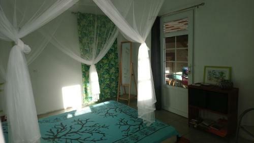 Chambre Ind�pendante Et Douche Tropicale