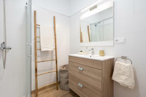 Apartamento Workfriendly 2br Apt 5 Min Walk To Beach - Wifi