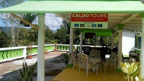 Hostal Caldo Tours