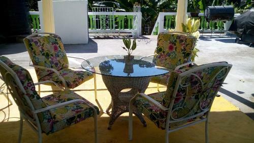 Hostal Caldo Tours