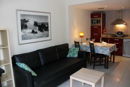 Fenals Beach Lux Apartment With Swimming Pool