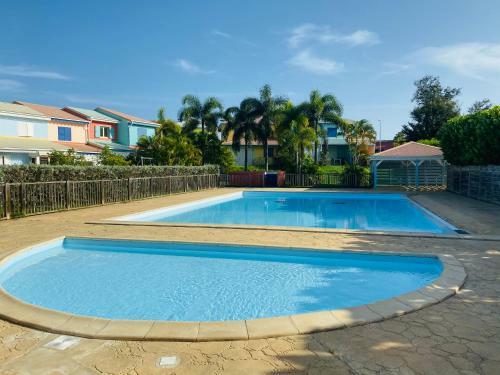 Apartamento Maison Mitoyenne , Piscine,citerne, Jardin, Parking, Plage