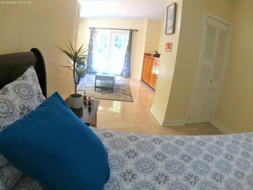 Toraille Waterfall Poolside Apartment