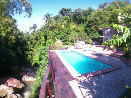 Toraille Waterfall Poolside Apartment