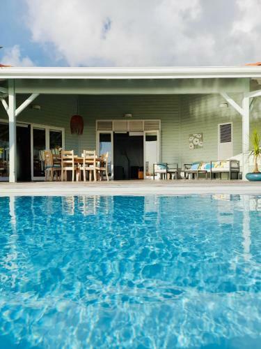 Villa Aqua
