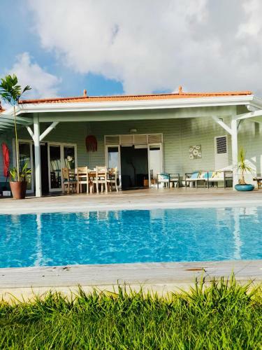 Villa Aqua