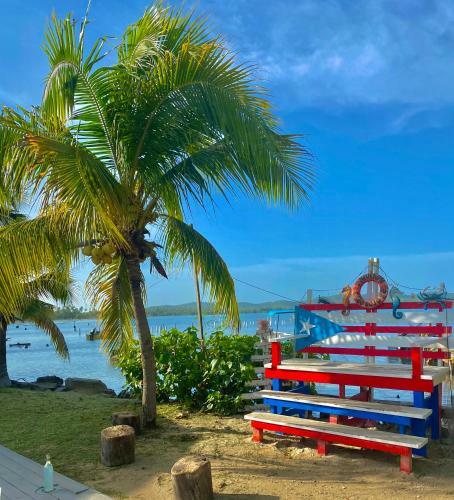 La Casita Amarilla