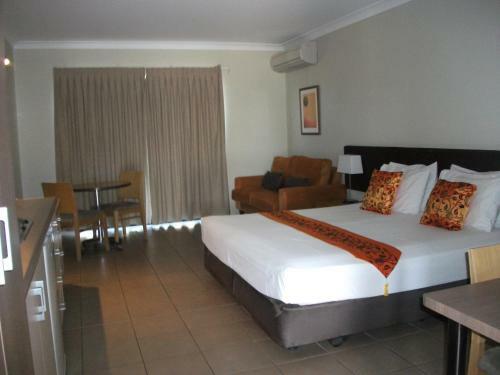 Spinifex Motel And Serviced Apartments
