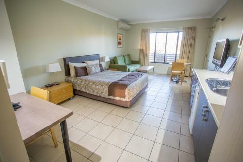 Spinifex Motel And Serviced Apartments