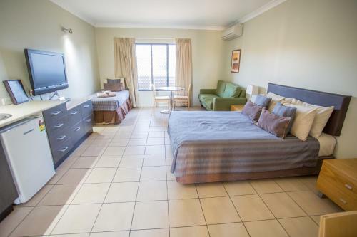 Spinifex Motel And Serviced Apartments