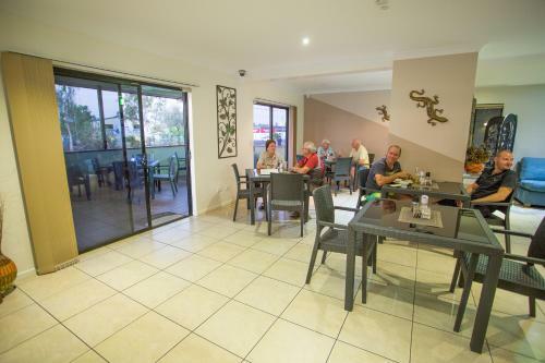 Spinifex Motel And Serviced Apartments