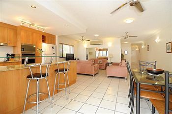 Aparthotel Mediterranean Beachfront Apartments