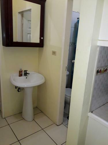 Hostal Little Flower Guesthouse